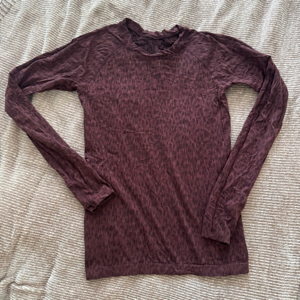 Maroon Cheetah Athleta Momentum Long Sleeve Size XS